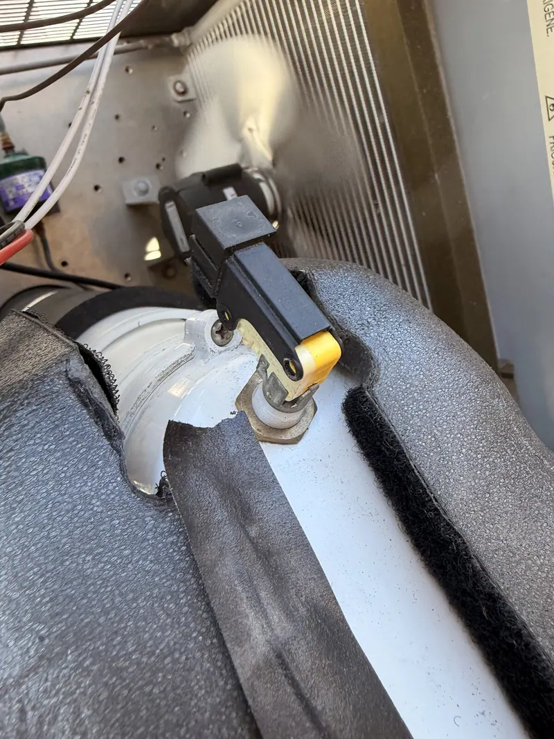 Fan motor mount and insulation