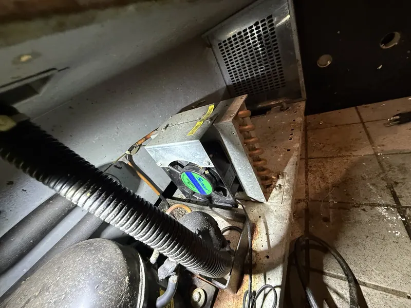 Condenser fan and compressor area