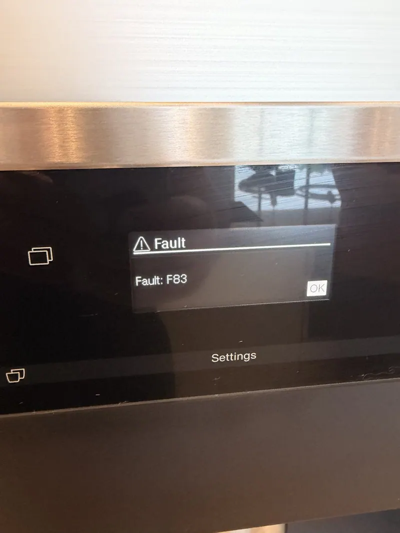 Gaggenau oven display showing the F83 fault