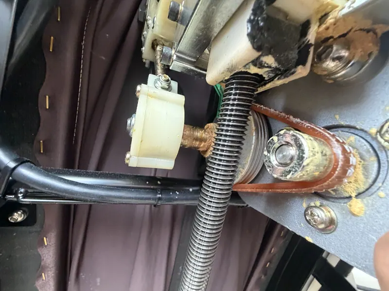 Drive screw, belt and gear motor inside the massage chair
