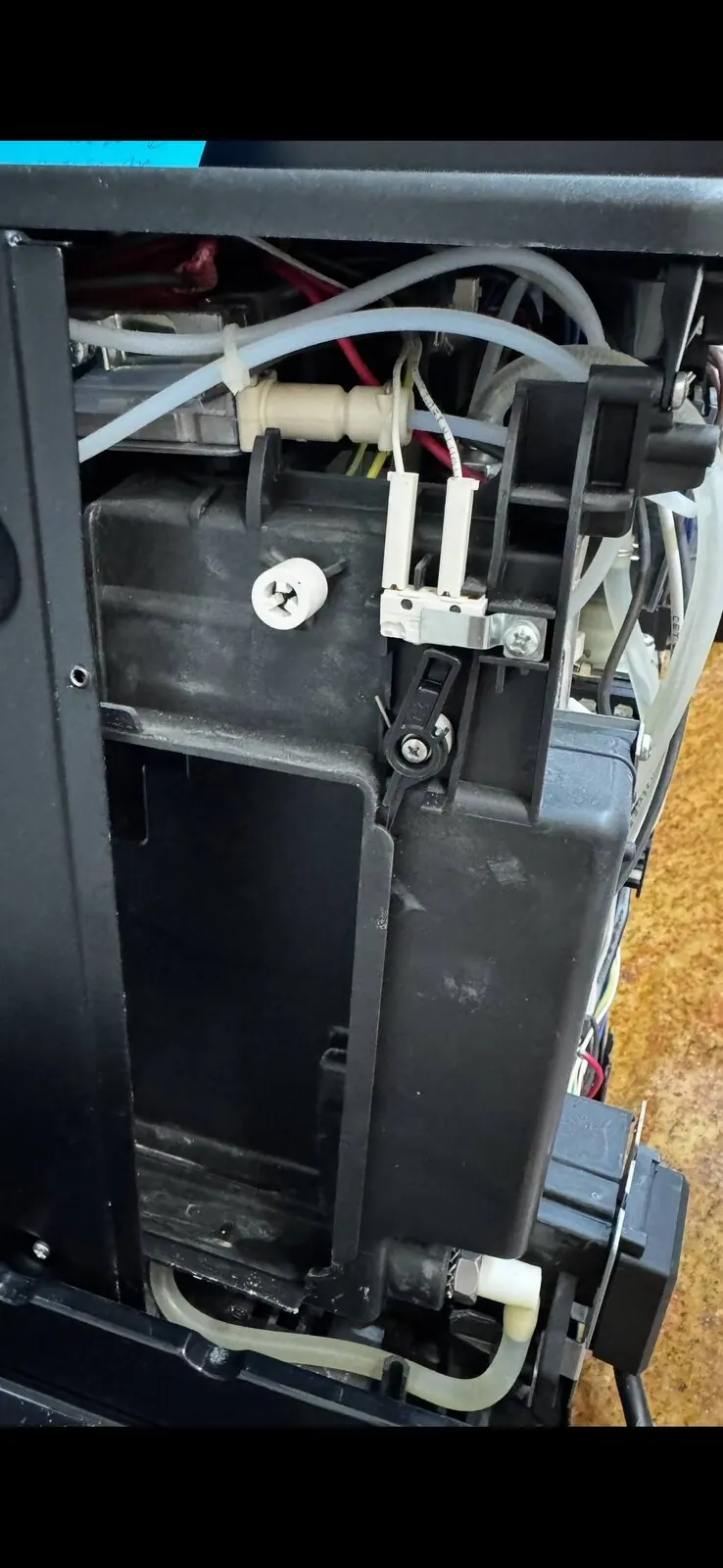 Internal parts and wiring during the repair